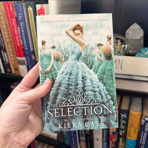 The Selection Series Books #1-5 Kiera Cass Fantasy Princess Series New Crown - Picture 6 of 10